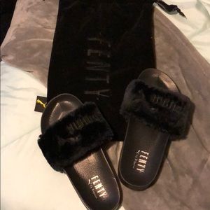 Rihanna FENTY puma slides